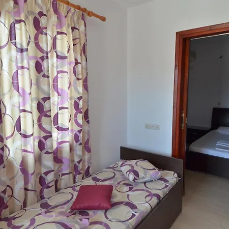 Aparthotel Manos 2*