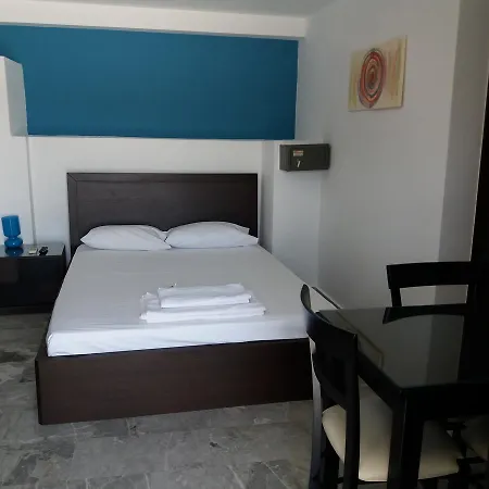 Aparthotel Manos 2*