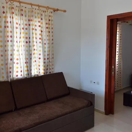 Manos Aparthotel 2*
